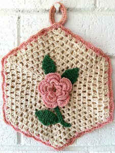 FP312Antique Rose Potholder