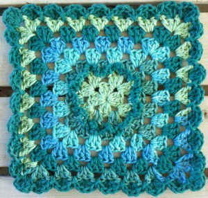 FD011 Ruffled Granny_800